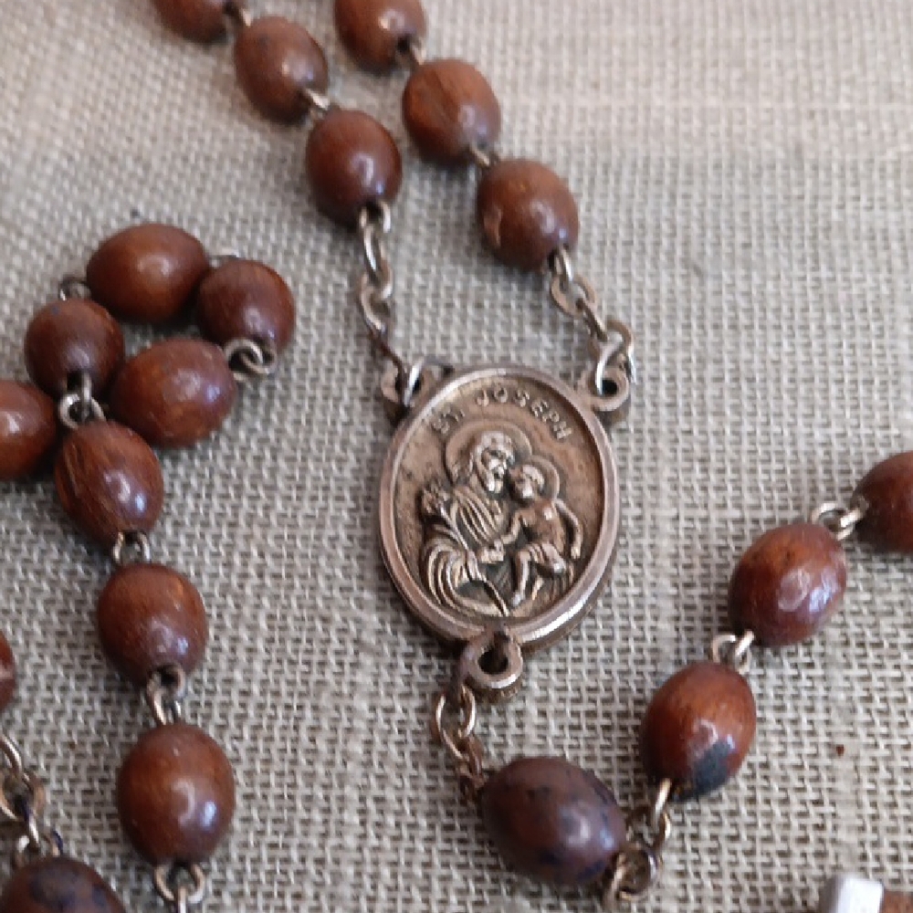 Wood Bead Rosary Neclace Vintage Italy - Picture 3 of 8